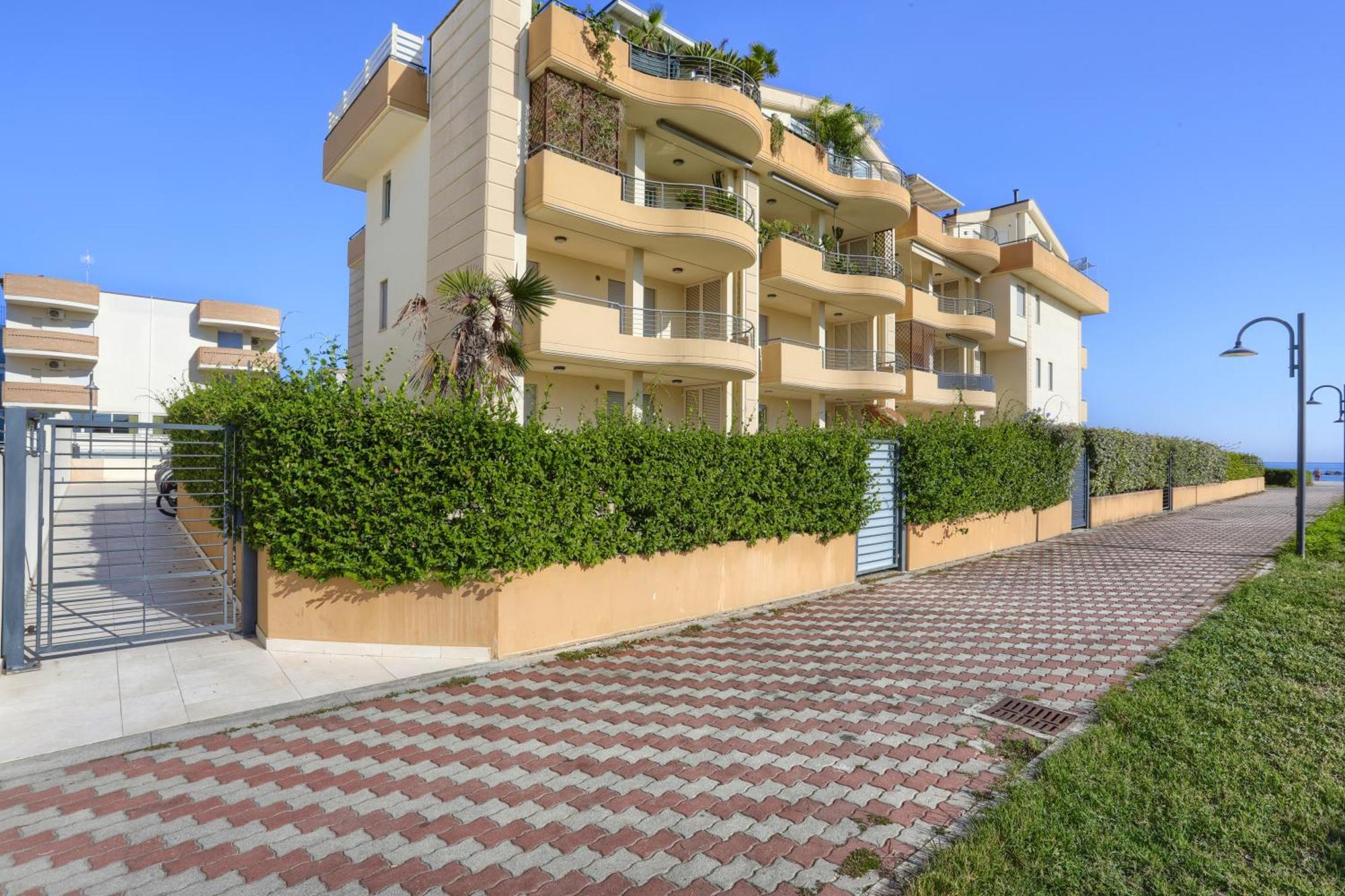 Mazzarosa Residence Roseto Degli Abruzzi Exteriér fotografie
